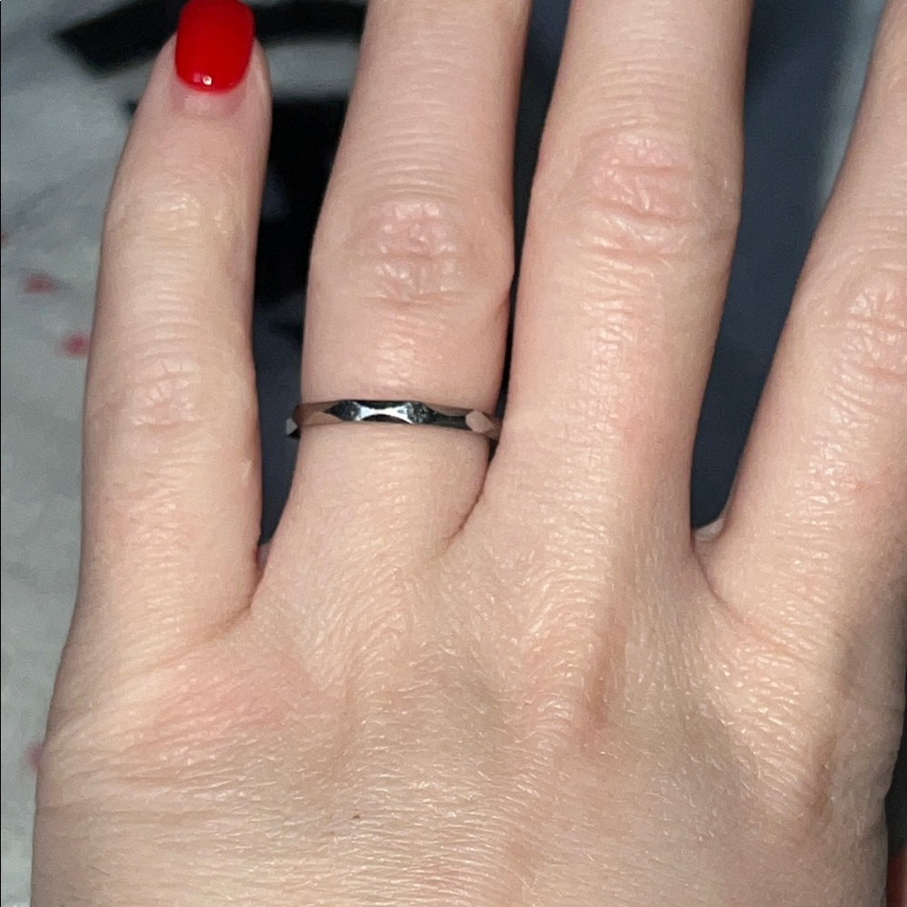 Elegant sterling Silver diamond cut Women's Ring